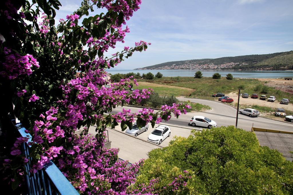 Apartments Irena Trogir Exteriör bild